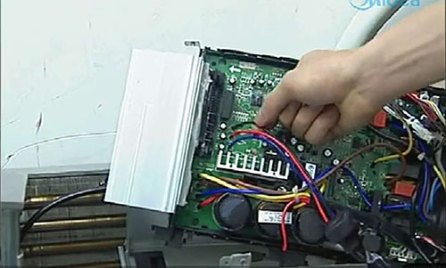 前进美的空调电话是多少