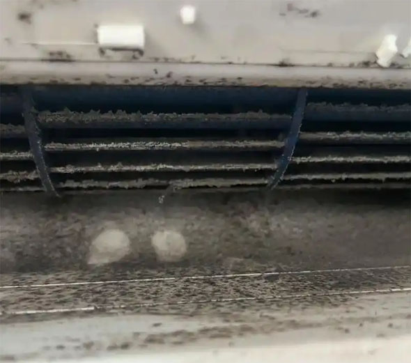 前进空调吹的风有股烧焦味是怎么回事